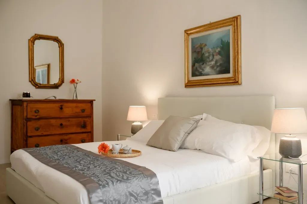 Pod jaką kołdrą najlepiej spać? Klucz do zdrowego i komfortowego snu